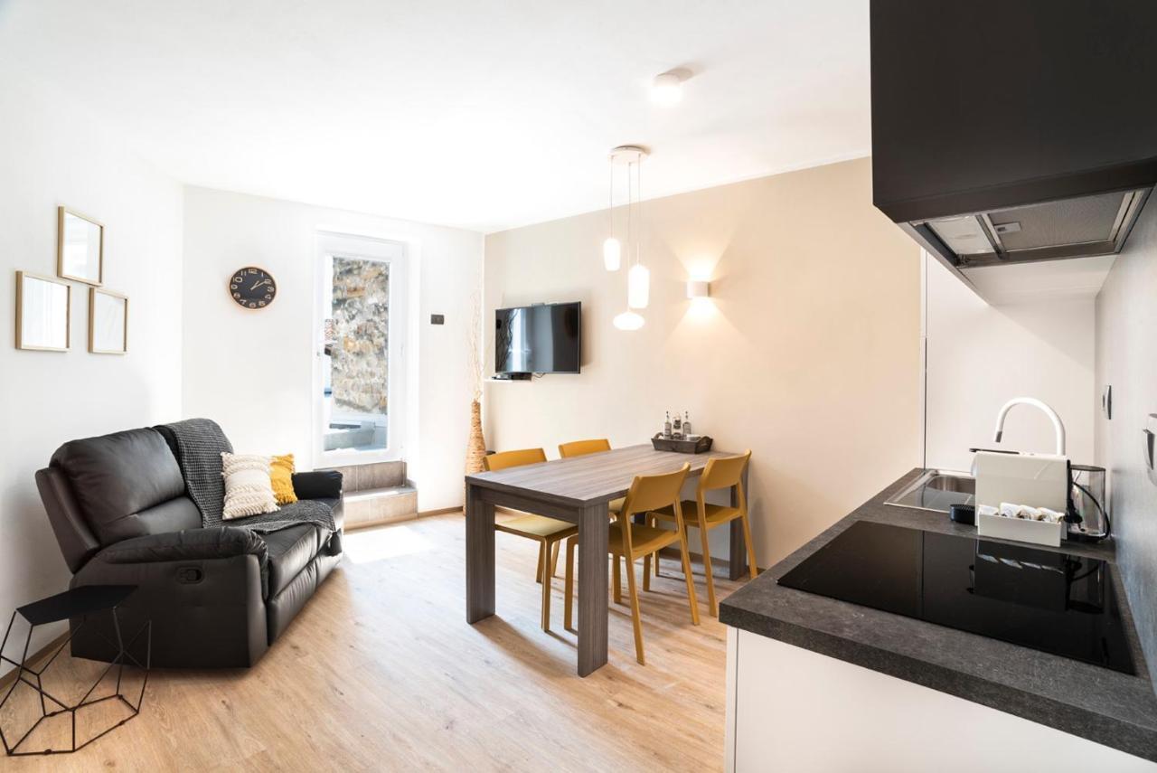 קופר Capraria Appartments In Historic Center, With Private Parking מראה חיצוני תמונה