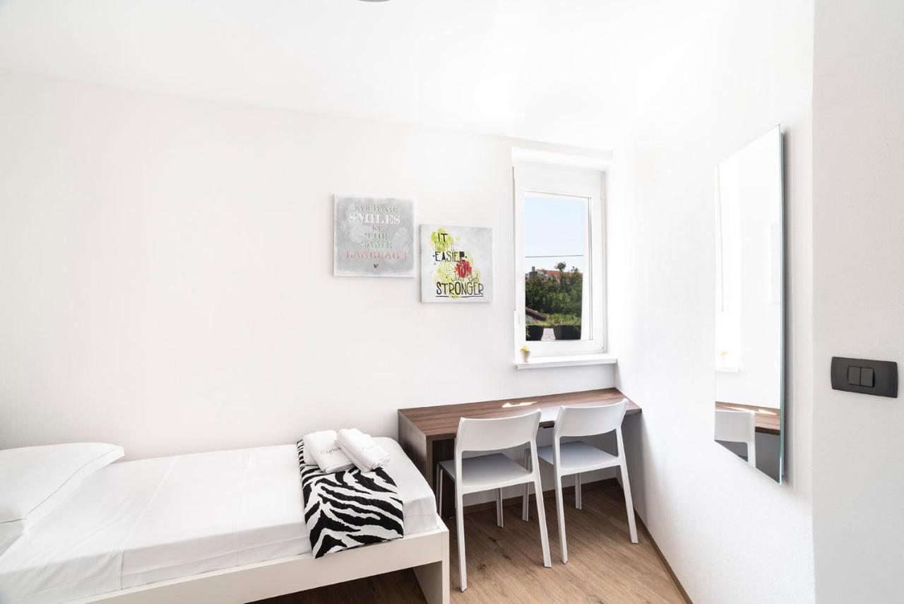 קופר Capraria Appartments In Historic Center, With Private Parking מראה חיצוני תמונה