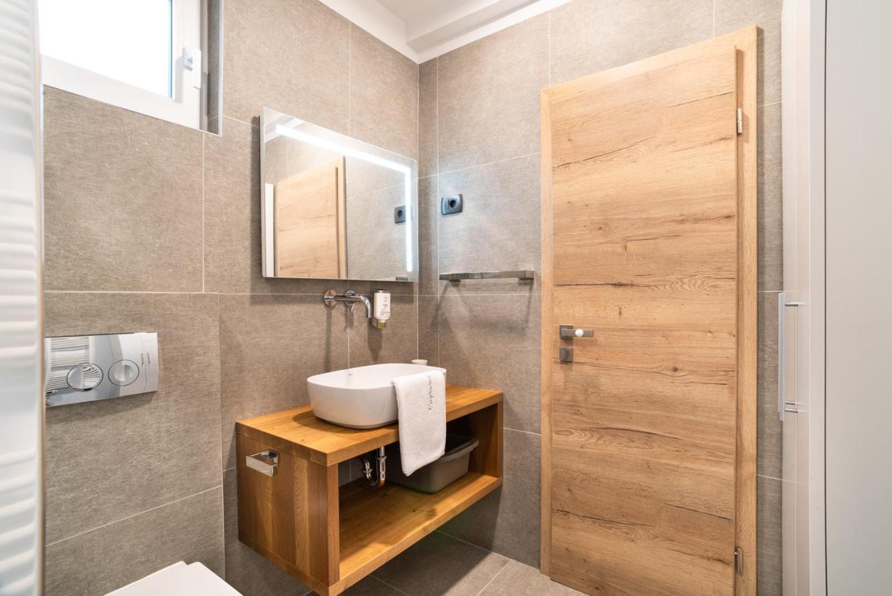 קופר Capraria Appartments In Historic Center, With Private Parking מראה חיצוני תמונה