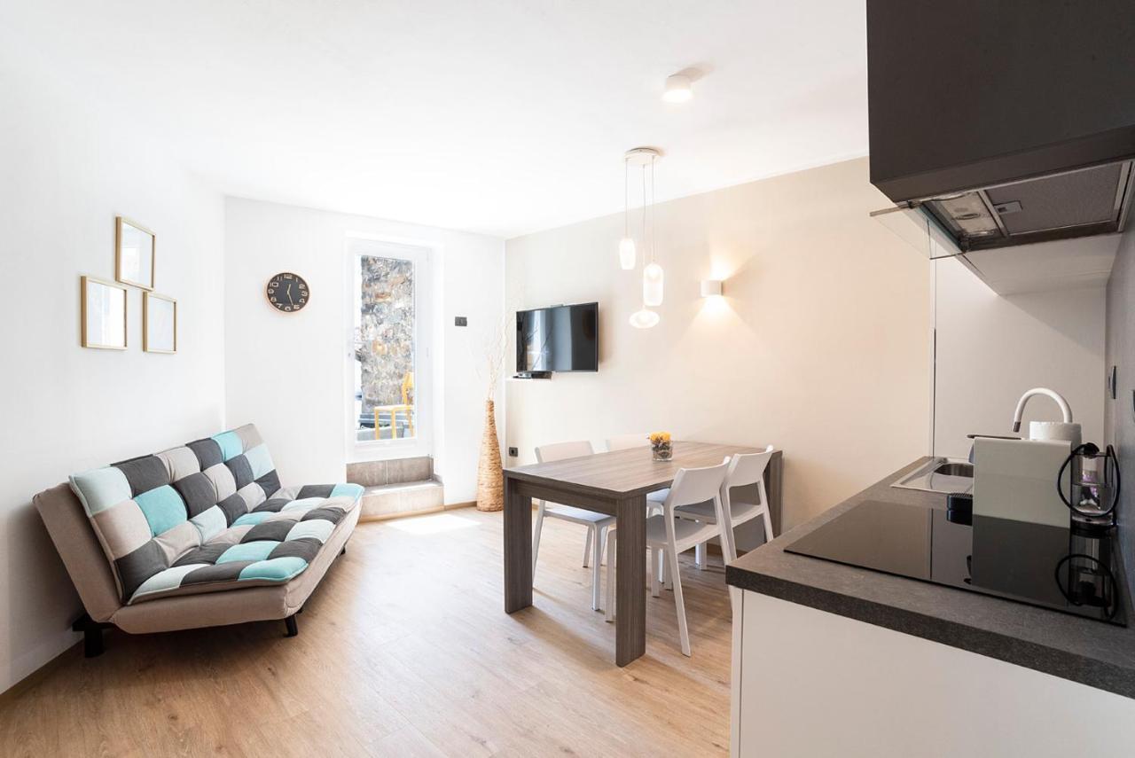 קופר Capraria Appartments In Historic Center, With Private Parking מראה חיצוני תמונה