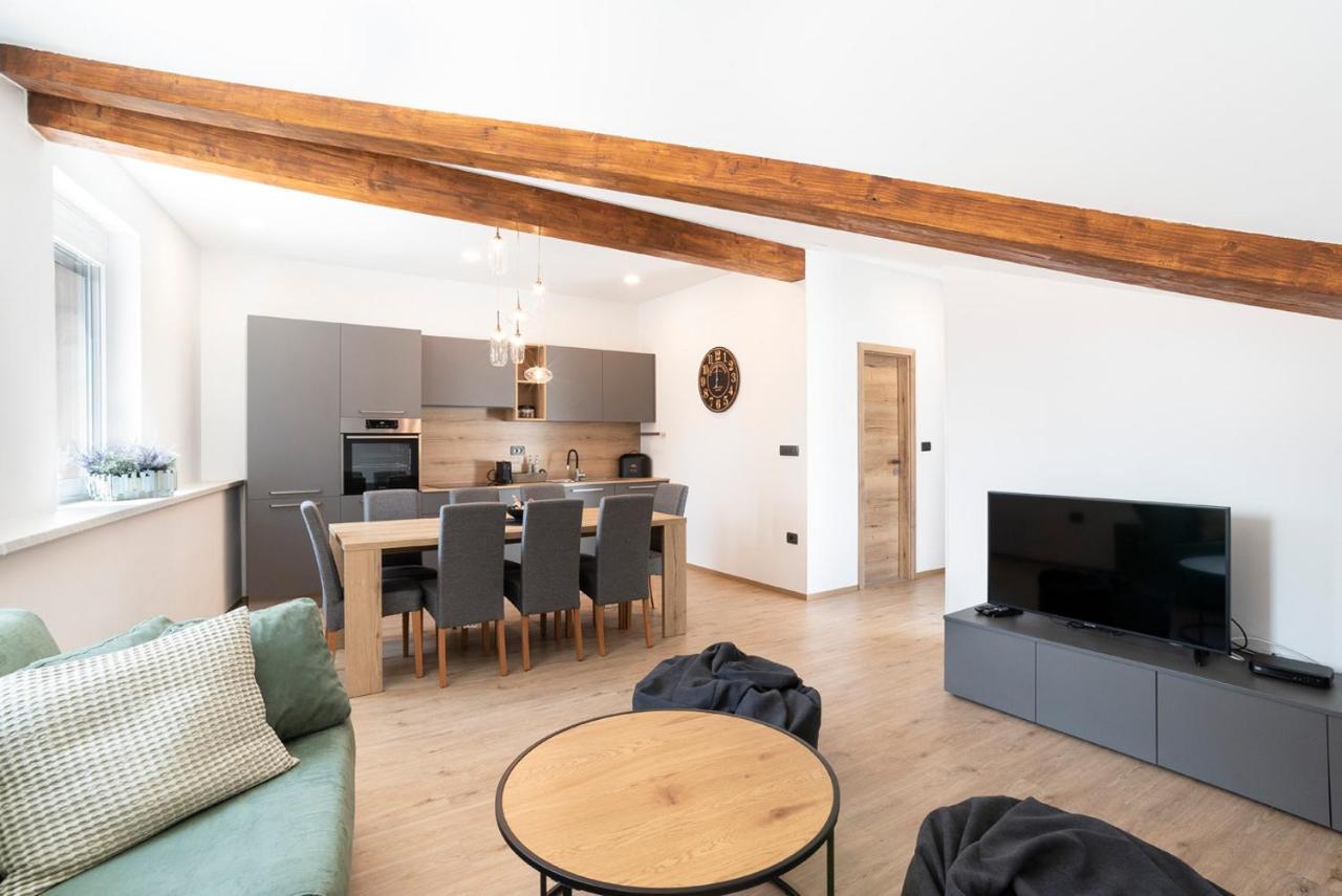 קופר Capraria Appartments In Historic Center, With Private Parking מראה חיצוני תמונה